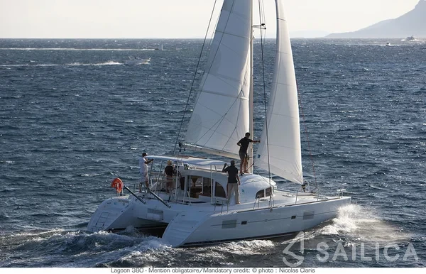 Lagoon 380 - Yacht Charter Sailica