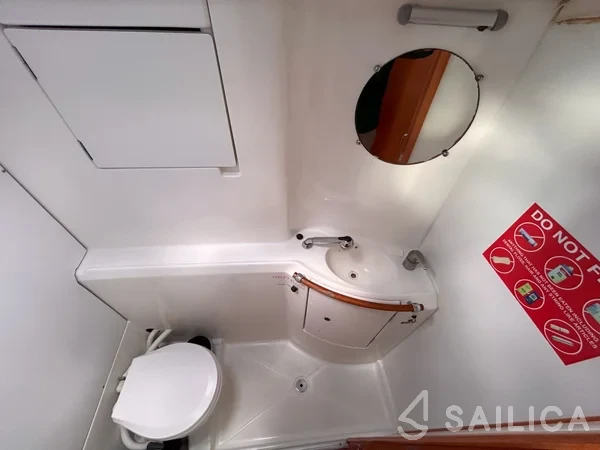 Lagoon 380 - Yacht Charter Sailica