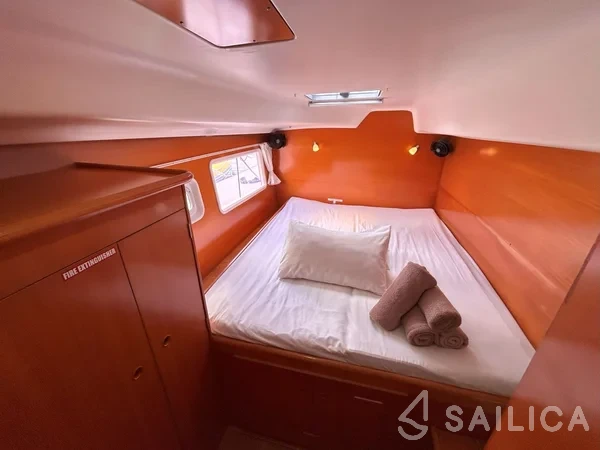 Lagoon 380 - Yacht Charter Sailica