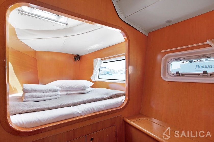 Lagoon 380 - Yacht Charter Sailica