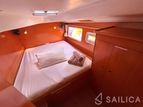Lagoon 380 - Yacht Charter Sailica