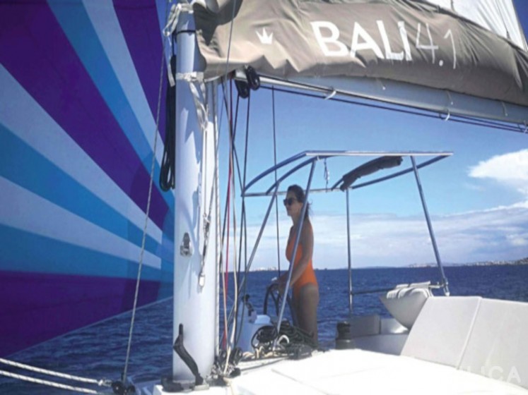 Bali 4.1 - Yacht Charter Sailica