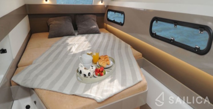 Bali 4.1 - Yacht Charter Sailica