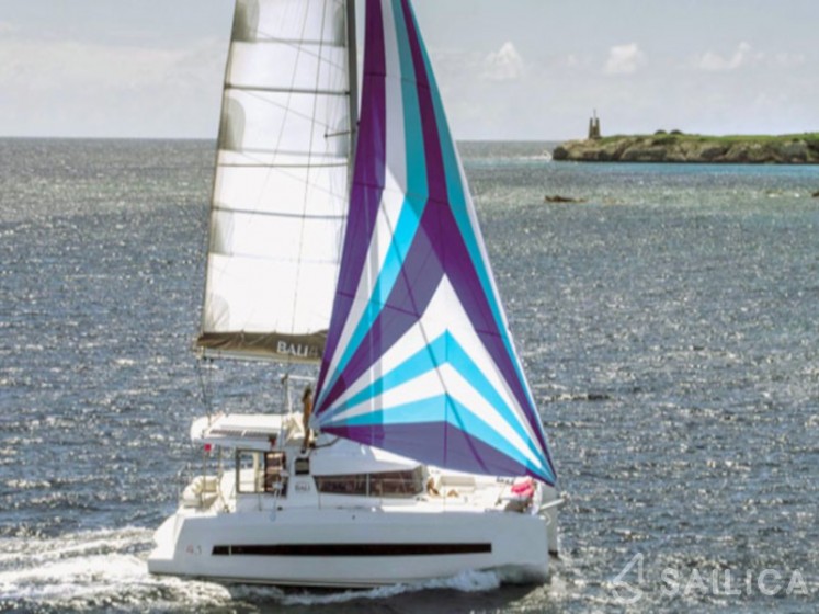 Bali 4.1 - Yacht Charter Sailica