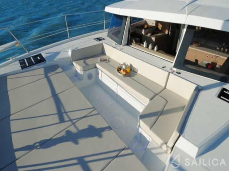 Bali 4.1 - Yacht Charter Sailica