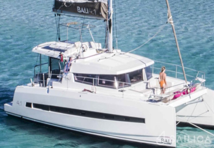 Bali 4.1 - Yacht Charter Sailica