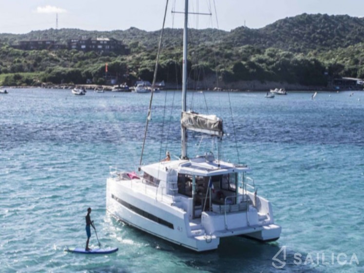 Bali 4.1 - Yacht Charter Sailica