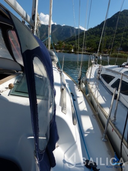Sun Odyssey 32 - Yacht Charter Sailica