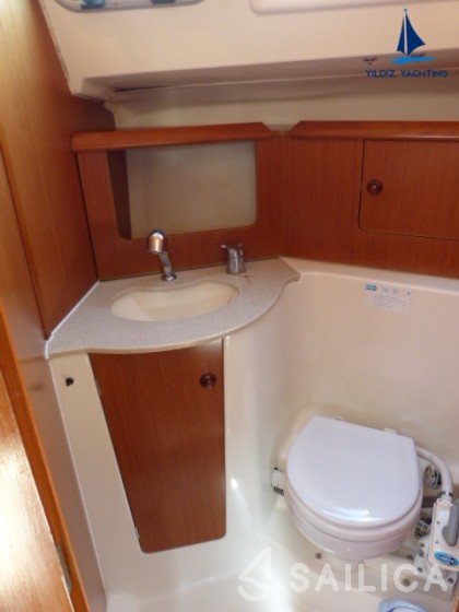 Sun Odyssey 32 - Yacht Charter Sailica