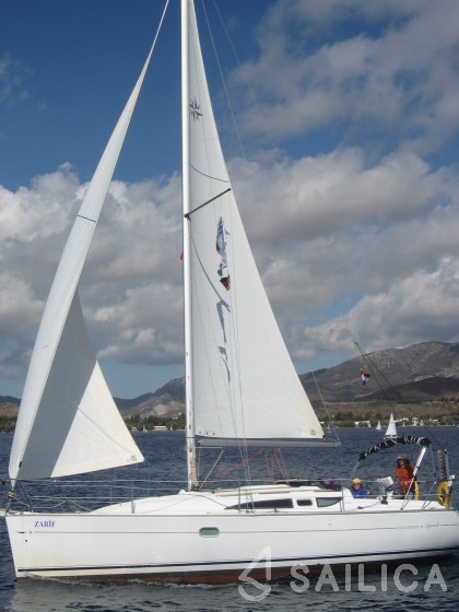 Sun Odyssey 32 - Yacht Charter Sailica