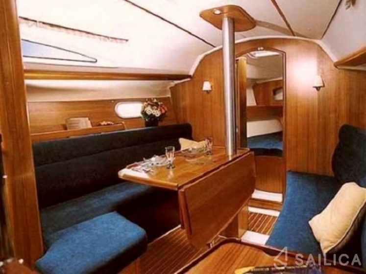 Sun Odyssey 32 - Yacht Charter Sailica