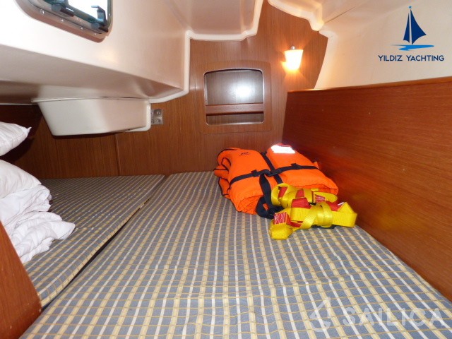 Sun Odyssey 32 - Yacht Charter Sailica