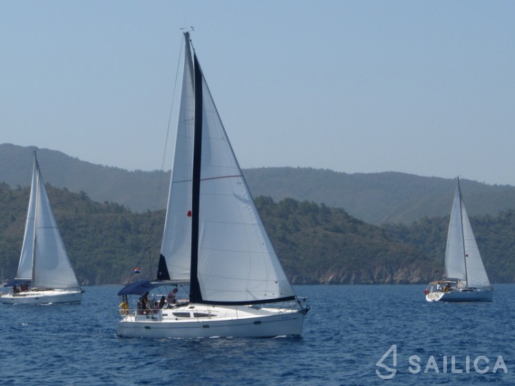 Sun Odyssey 35 - Yacht Charter Sailica