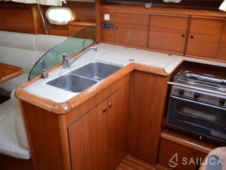 Sun Odyssey 35 - Yacht Charter Sailica