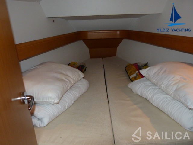 Sun Odyssey 36i - Yacht Charter Sailica