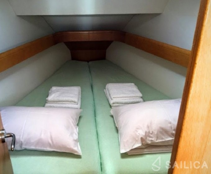 Sun Odyssey 36i - Yacht Charter Sailica