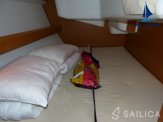 Sun Odyssey 36i - Yacht Charter Sailica