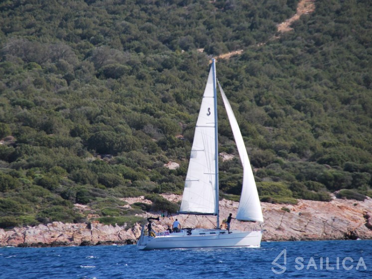 Cyclades 39.3 - Yacht Charter Sailica
