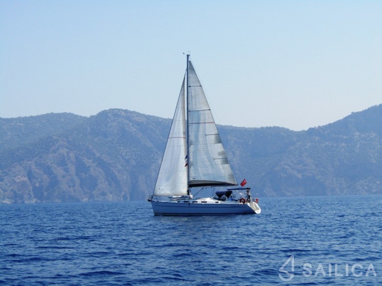 Cyclades 39.3 - Yacht Charter Sailica