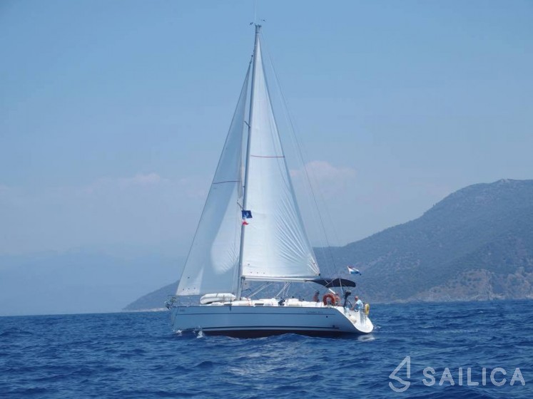 Cyclades 39.3 - Yacht Charter Sailica