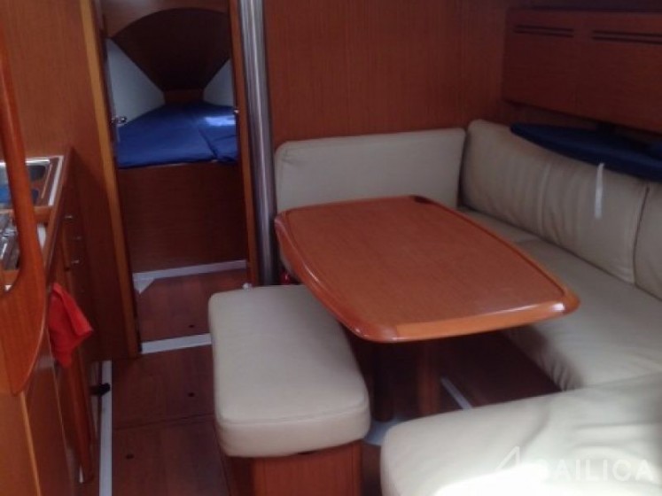 Cyclades 39.3 - Yacht Charter Sailica