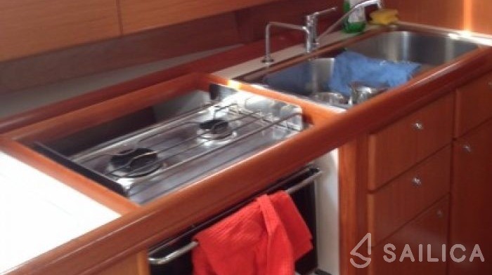 Cyclades 39.3 - Yacht Charter Sailica