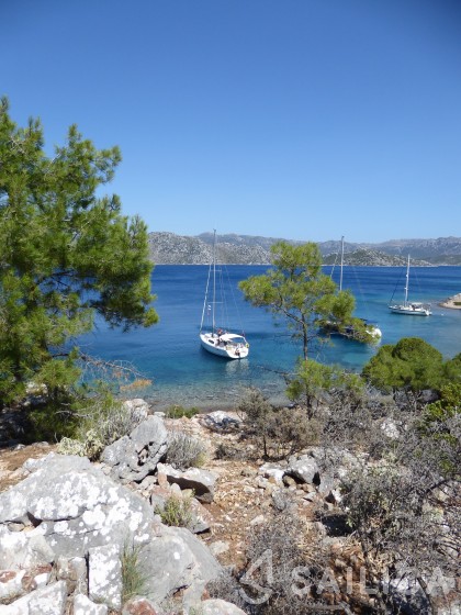 Oceanis 43 - Yacht Charter Sailica