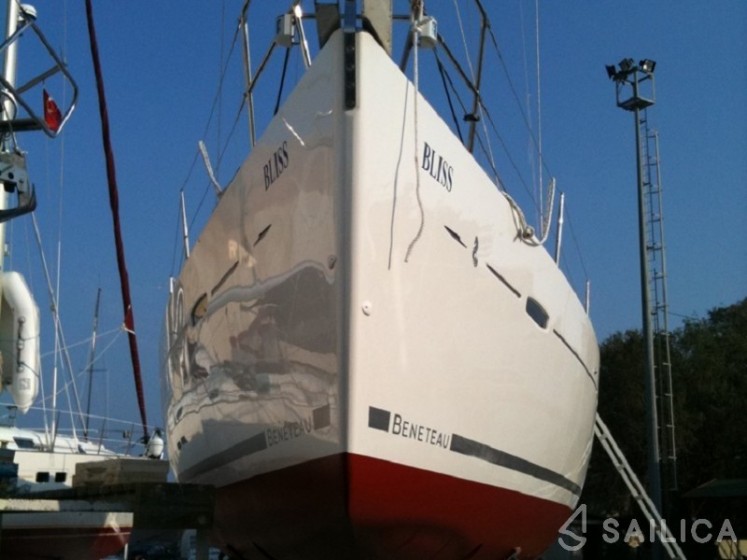 Oceanis 43 - Yacht Charter Sailica