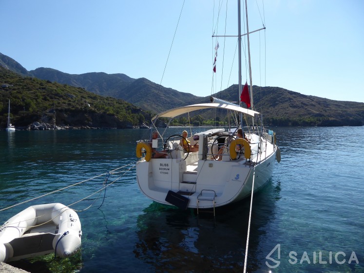 Oceanis 43 - Yacht Charter Sailica