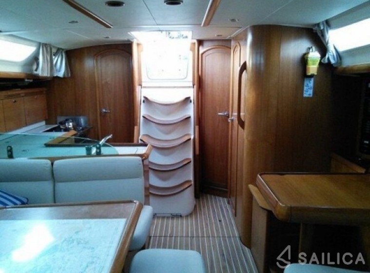 Oceanis 43 - Yacht Charter Sailica