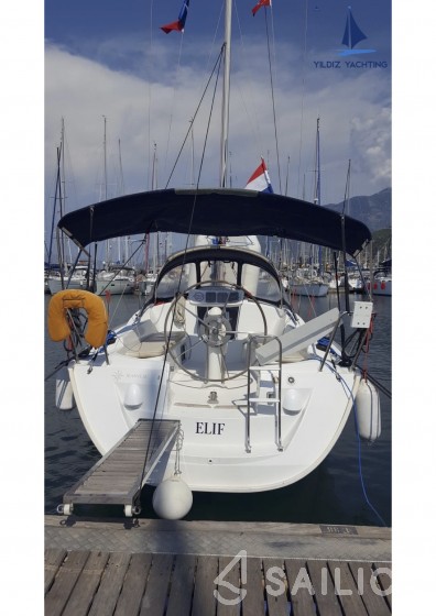 Sun Odyssey 32i - Yacht Charter Sailica