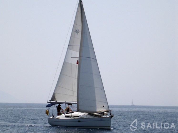 Sun Odyssey 32i - Yacht Charter Sailica