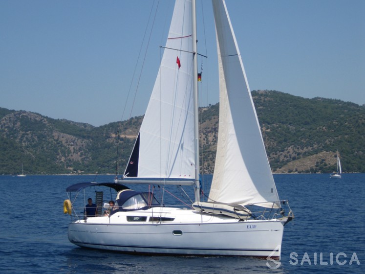 Sun Odyssey 32i - Yacht Charter Sailica