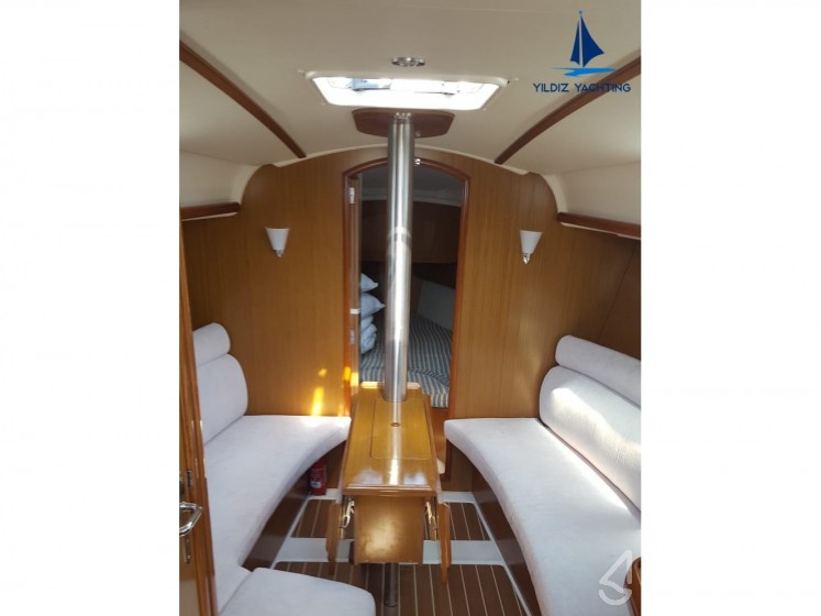Sun Odyssey 32i - Yacht Charter Sailica