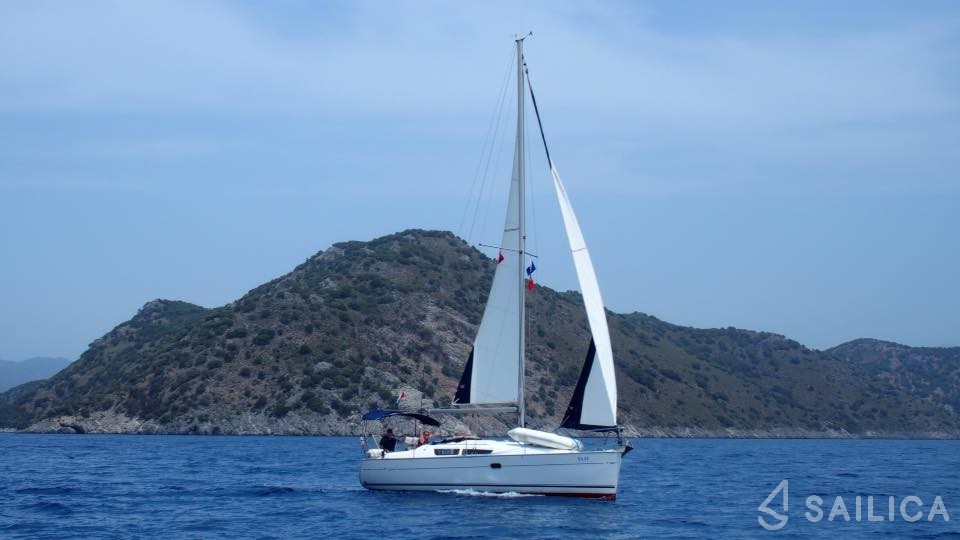 Sun Odyssey 32i - Yacht Charter Sailica