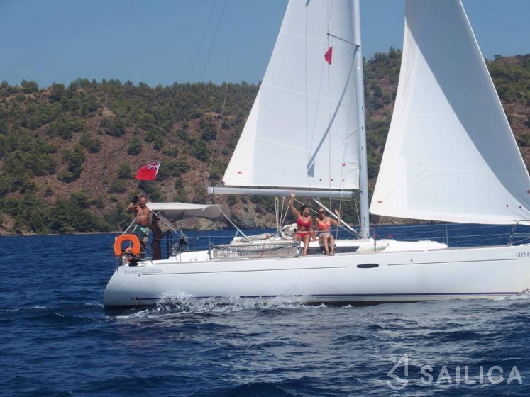 Oceanis 37 - Yacht Charter Sailica