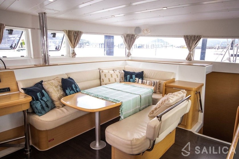 Lagoon 421 - Yacht Charter Sailica