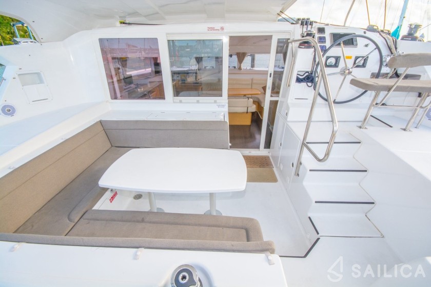 Lagoon 421 - Yacht Charter Sailica