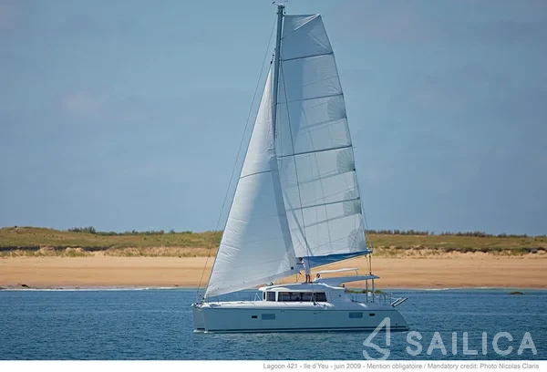 Lagoon 421 - Yacht Charter Sailica