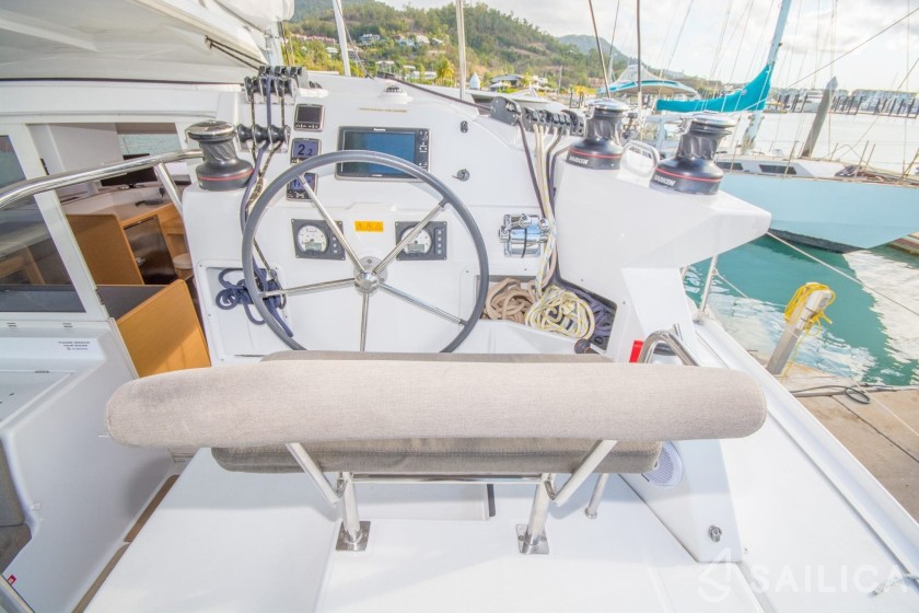 Lagoon 421 - Yacht Charter Sailica