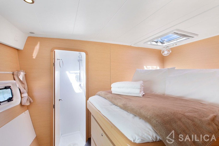 Lagoon 421 - Yacht Charter Sailica