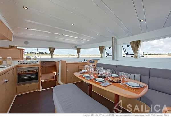 Lagoon 421 - Yacht Charter Sailica