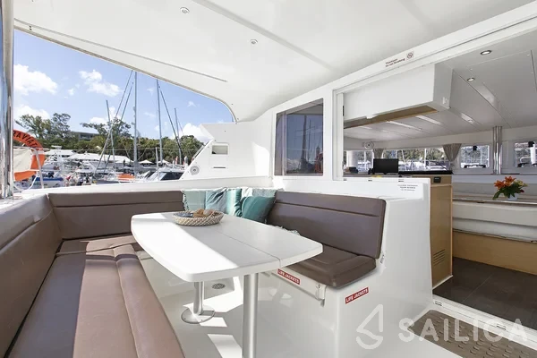 Lagoon 421 - Yacht Charter Sailica