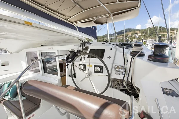 Lagoon 421 - Yacht Charter Sailica