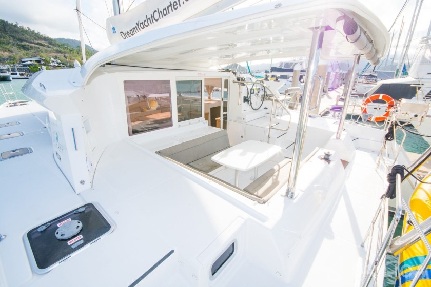 Lagoon 421 - Yacht Charter Sailica