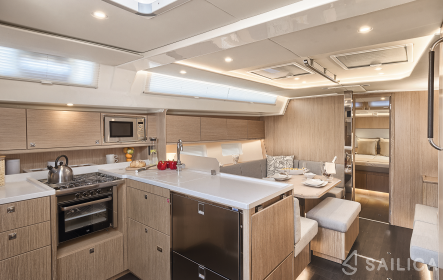 Bavaria C45 - Yacht Charter Sailica