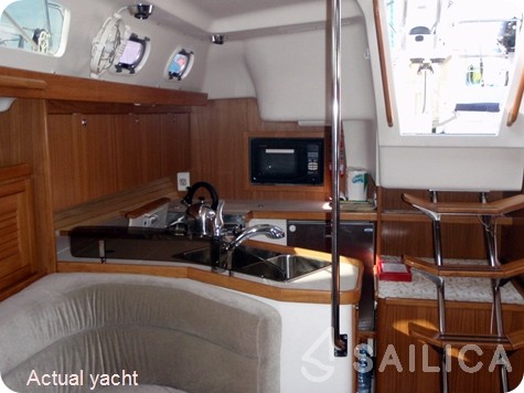 Catalina 375 - Yacht Charter Sailica