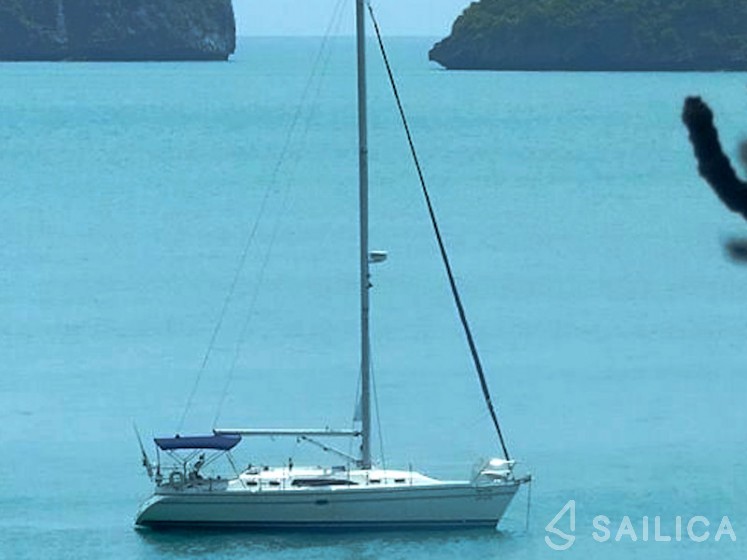 Catalina 375 - Yacht Charter Sailica