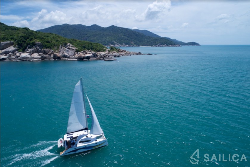 Island Spirit 410 - Yacht Charter Sailica