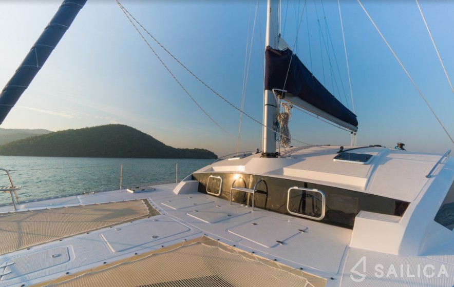 Island Spirit 410 - Yacht Charter Sailica